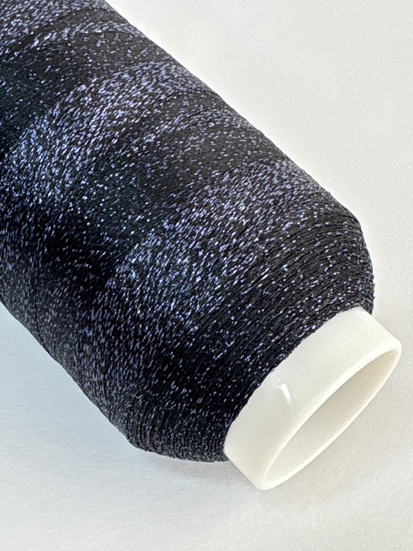 ラメステージマット3000ｍ（大人な色合いのラメ刺繍糸）