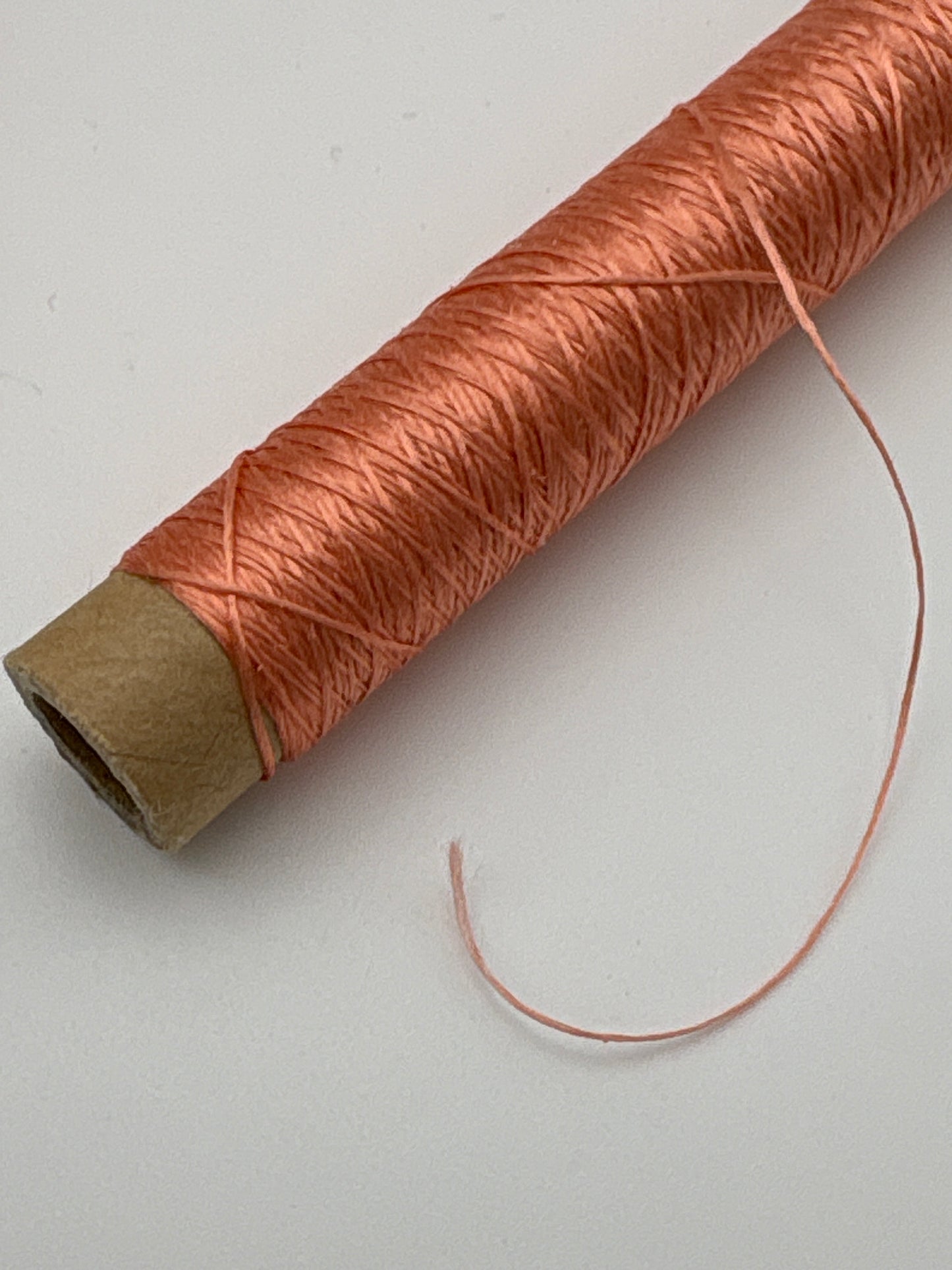 正絹平糸　シルク100％刺しゅう糸　シガレット巻　色番566〜593