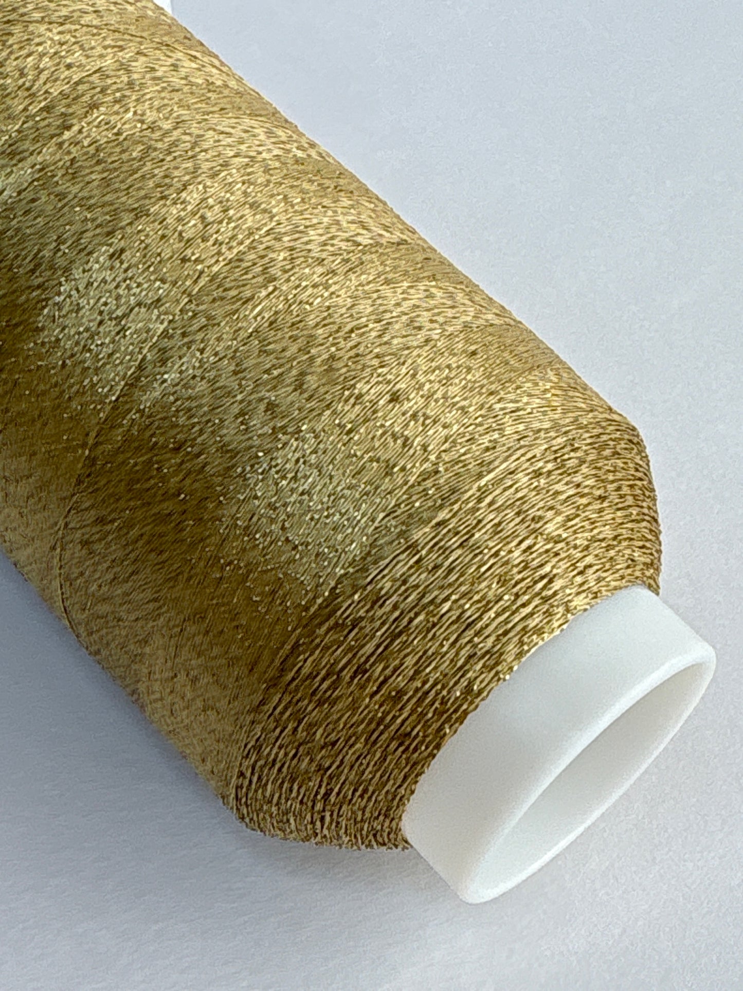 ラメステージマット3000ｍ（大人な色合いのラメ刺繍糸）