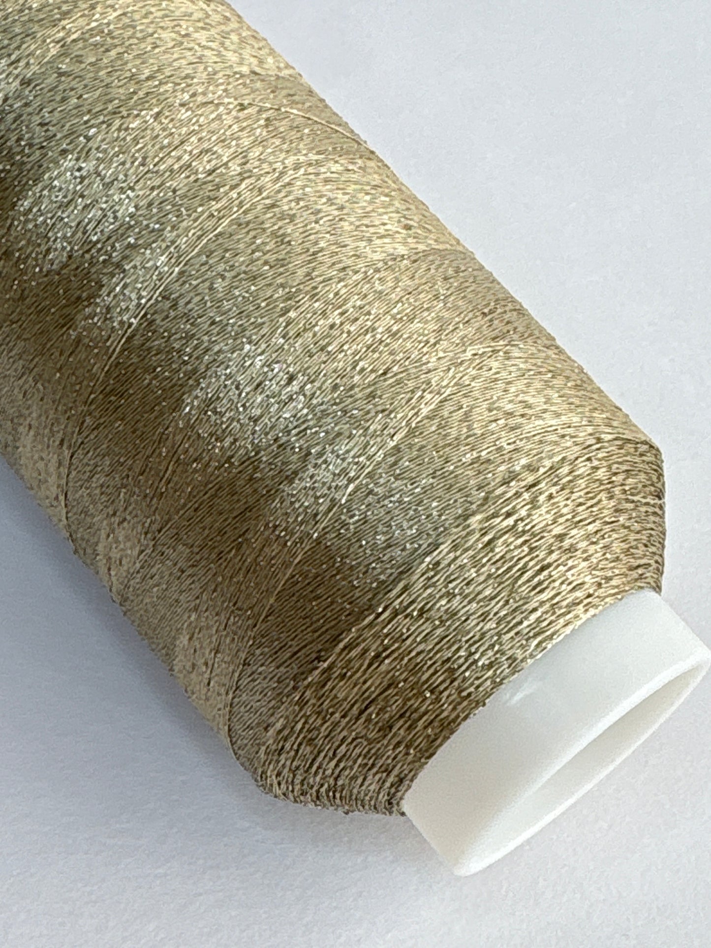 ラメステージマット3000ｍ（大人な色合いのラメ刺繍糸）