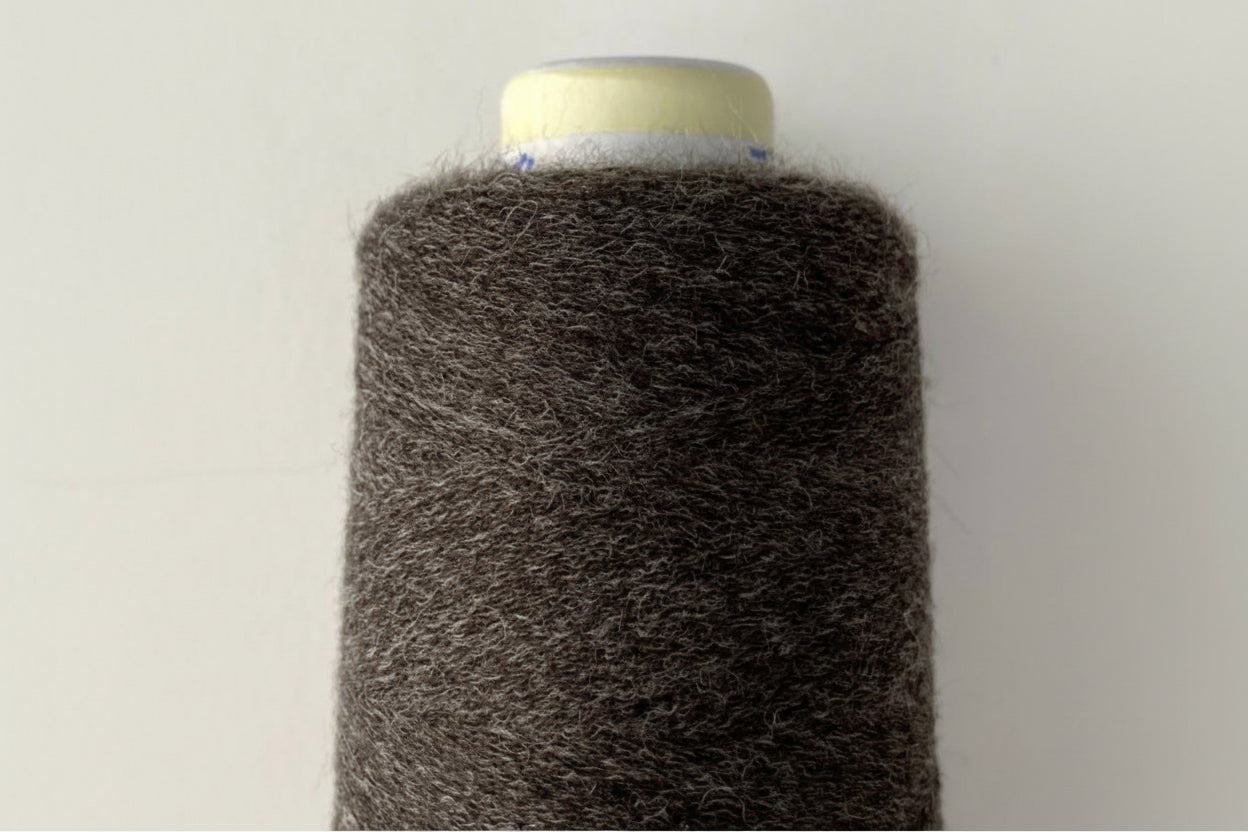 フィールソフト（刺繍・サガラ・チェーンステッチ可）アクリルウールミシン刺繍糸【色番を選べます】