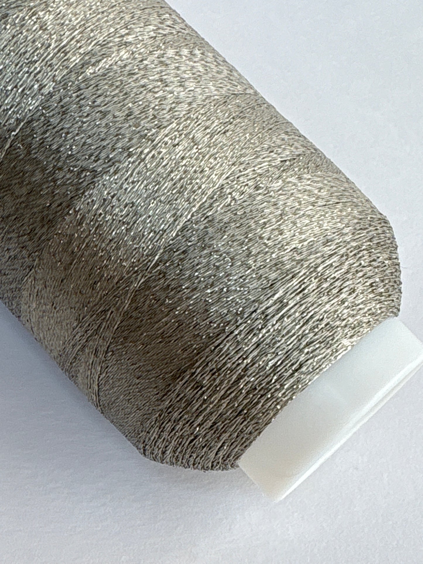 ラメステージマット3000ｍ（大人な色合いのラメ刺繍糸）