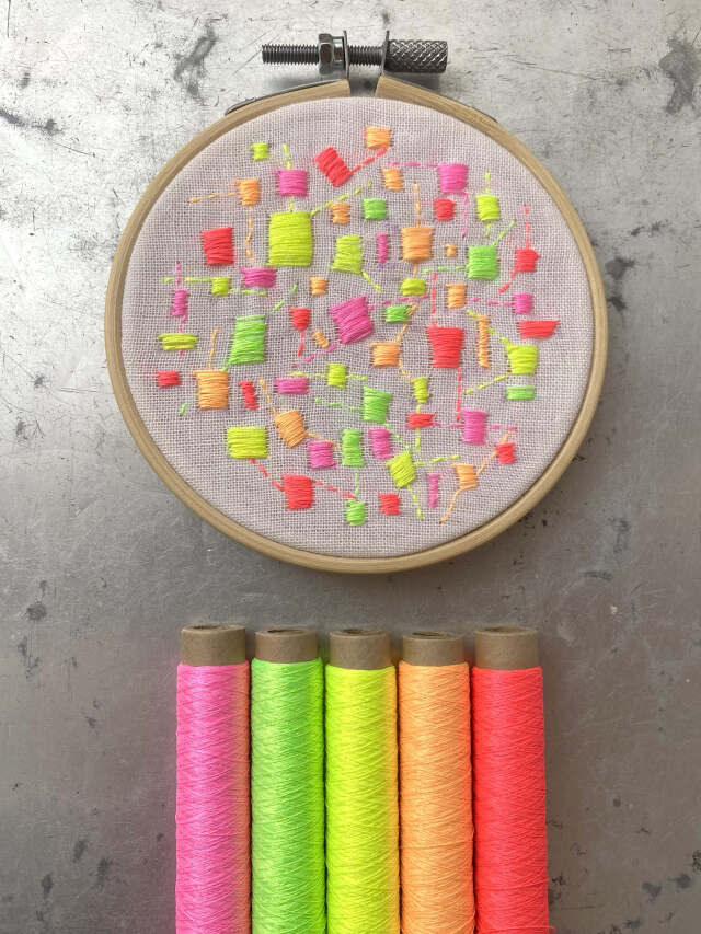 ネオンカラーセット（アクセント使いに人気・蛍光色刺繍糸）