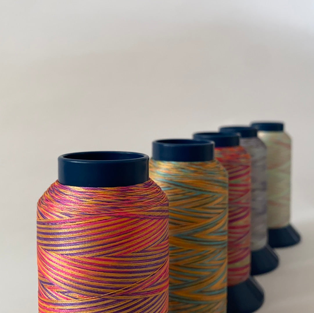 シルメイトマルチカラー（ポリエステル段染糸）