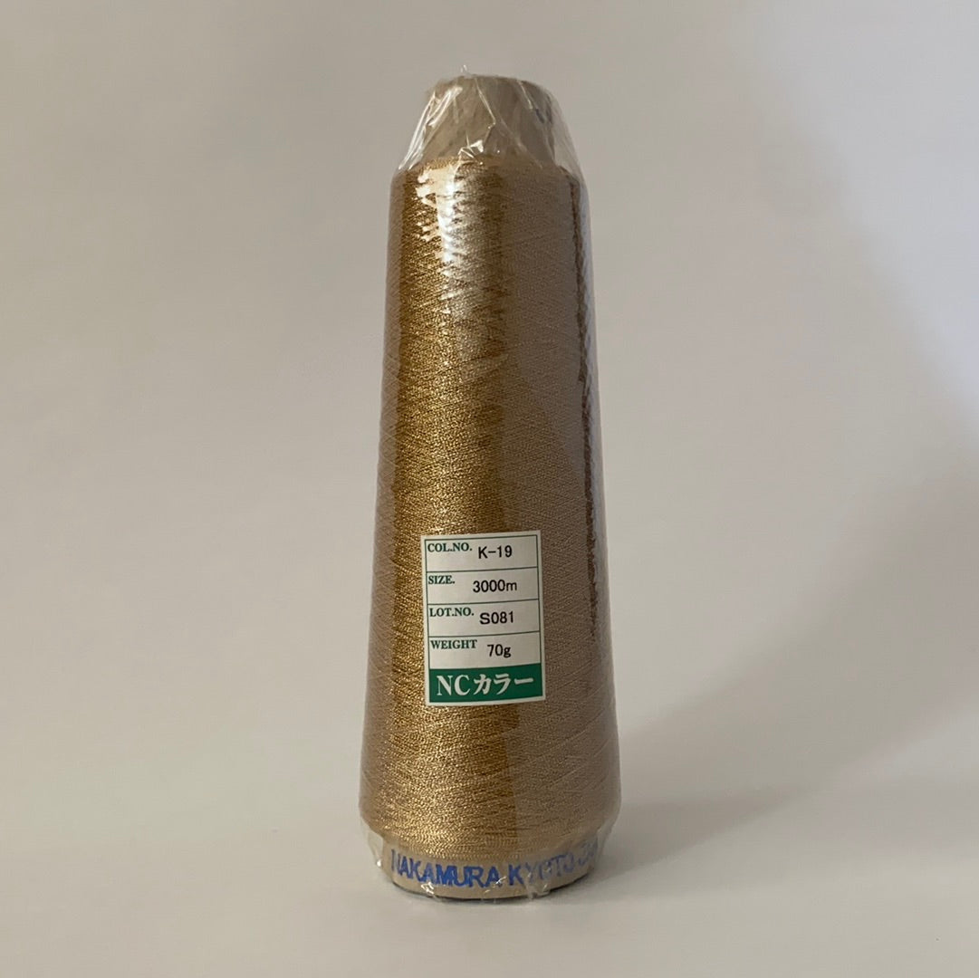 NCカラー蛇腹（蛇腹加工で奥行きのある輝きのメタリック糸）