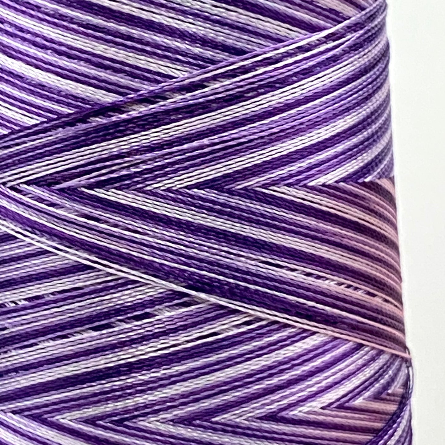 レーヨン120d/2 カスリ（コントラストが綺麗な刺繍仕上がり）