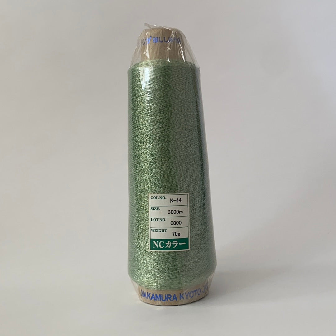 NCカラー蛇腹（蛇腹加工で奥行きのある輝きのメタリック糸）