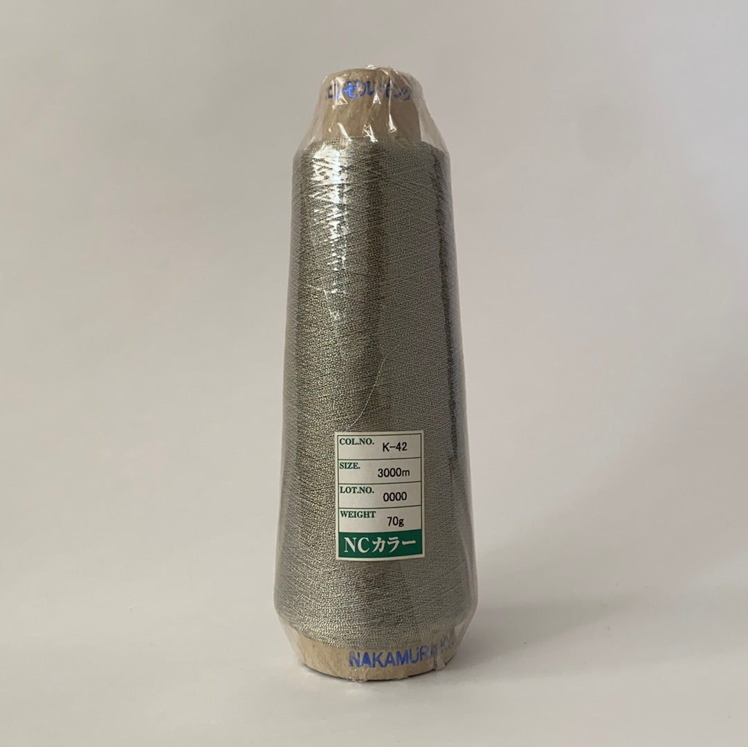 NCカラー蛇腹（蛇腹加工で奥行きのある輝きのメタリック糸）